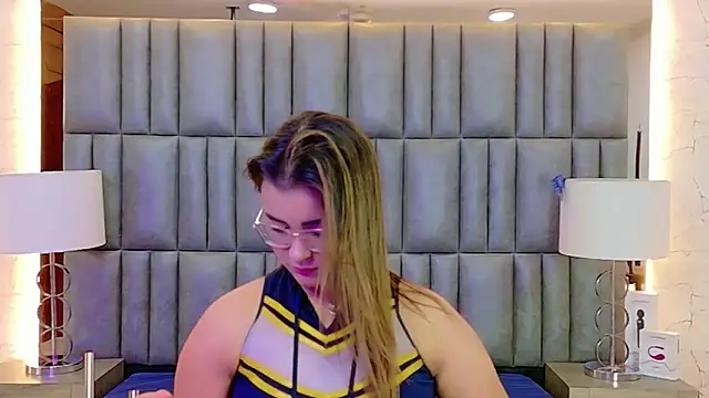 ZoehRoux online show from December 1, 4:17 am