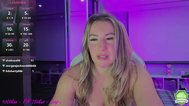 Snapshot of Daisydelicious chatting on November 10, 9:03 pm Daisydelicious online show from November 10, 9:03 pm