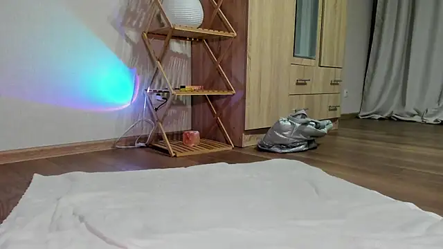 Snapshot of minidivaa_ chatting on November 22, 9:25 pm minidivaa online show from November 22, 9:25 pm