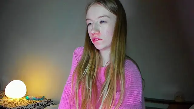 Snapshot of minidivaa_ chatting on April 22, 7:37 pm minidivaa online show from April 22, 7:37 pm
