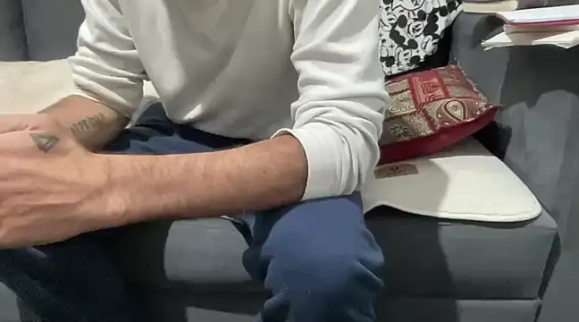 4small4inchlol online show from January 20, 4:55 pm