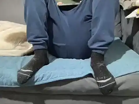 4small4inchlol online show from March 9, 4:55 pm