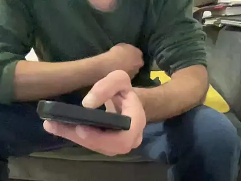 4small4inchlol online show from January 12, 5:40 pm