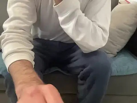 4small4inchlol online show from February 21, 2:07 pm