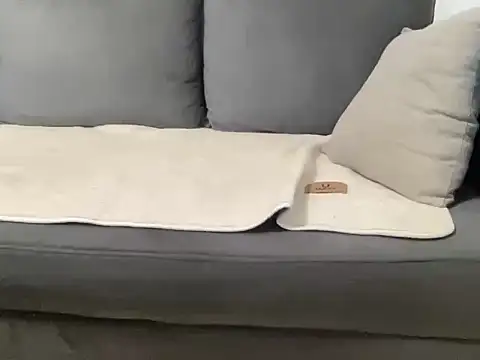 4small4inchlol online show from April 15, 7:32 pm