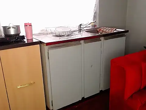 Snapshot of MissBigNipples chatting on November 12, 4:13 am MissBigNipples online show from November 12, 4:13 am