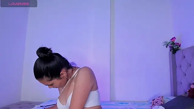 samara jonness online show from April 8, 4:12 am