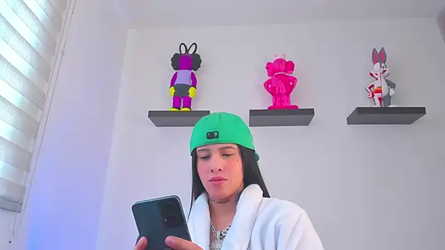 Gangster Girl online show from December 26, 4:25 pm