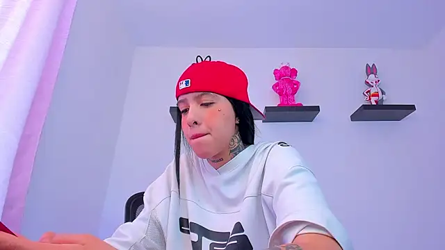 Gangster Girl online show from February 5, 4:58 pm