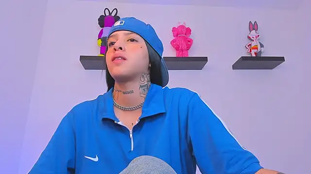 Gangster Girl online show from March 4, 10:49 pm