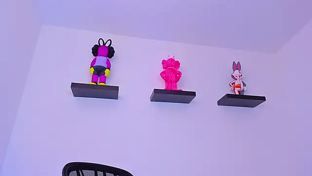 Gangster Girl online show from March 10, 9:07 pm