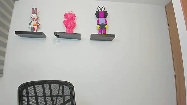 Snapshot of Gangster_Girl chatting on May 9, 8:52 am Gangster Girl online show from May 9, 8:52 am