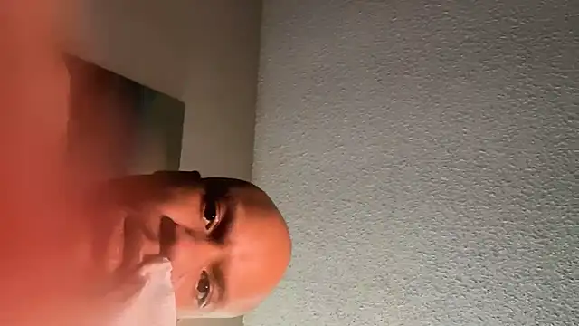 Snapshot of SexxyreddMale chatting on January 22, 5:59 am SexxyreddMale online show from January 22, 5:59 am