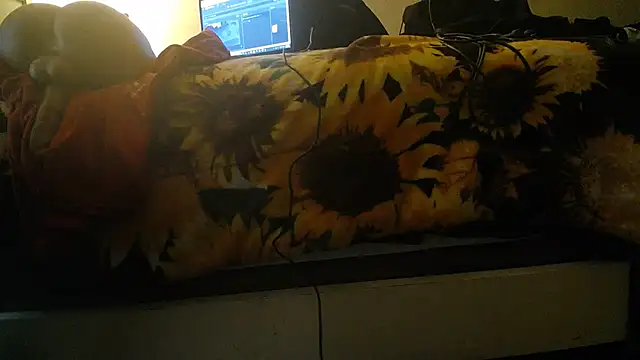 Snapshot of SexxyreddMale chatting on March 21, 3:57 pm SexxyreddMale online show from March 21, 3:57 pm