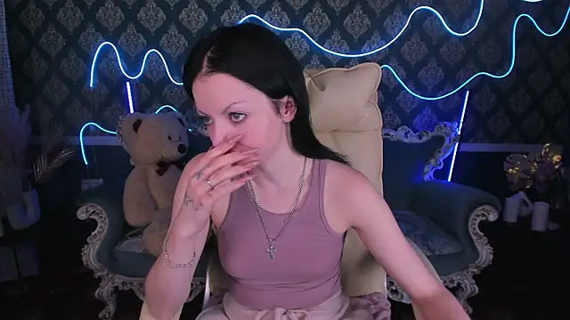 Daisy Delight online show from October 31, 8:32 pm