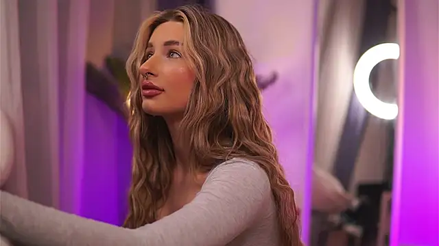 Snapshot of AvaShayy chatting on March 2, 11:09 pm AvaShayy online show from March 2, 11:09 pm