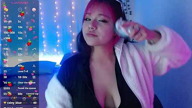 Snapshot of mixie_cute chatting on January 10, 1:21 am mixie cute online show from January 10, 1:21 am