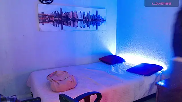 Snapshot of mixie_cute chatting on February 21, 9:00 pm mixie cute online show from February 21, 9:00 pm