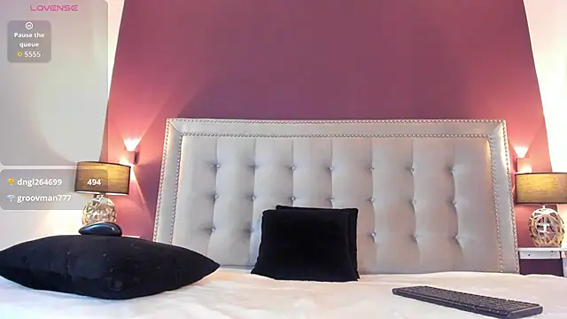 IssyRosse online show from December 20, 1:51 pm