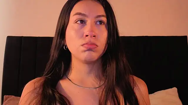 EmiGomez  online show from November 10, 12:48 pm