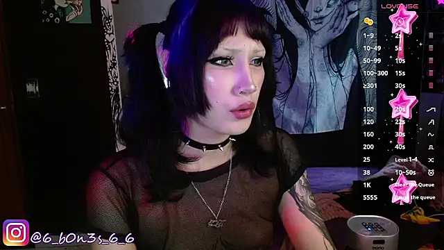 Snapshot of Effy_Corpse chatting on November 24, 8:30 pm Effy Corpse online show from November 24, 8:30 pm