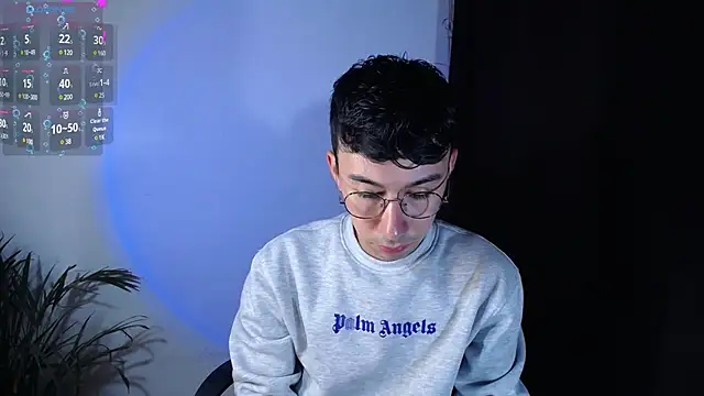 Snapshot of cameron_cum chatting on January 4, 9:43 am cameron cum online show from January 4, 9:43 am