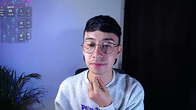 Snapshot of cameron_cum chatting on January 4, 4:32 pm cameron cum online show from January 4, 4:32 pm