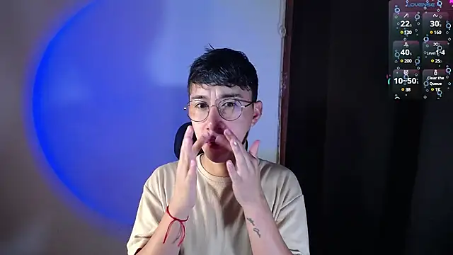 Snapshot of cameron_cum chatting on January 10, 10:06 am cameron cum online show from January 10, 10:06 am