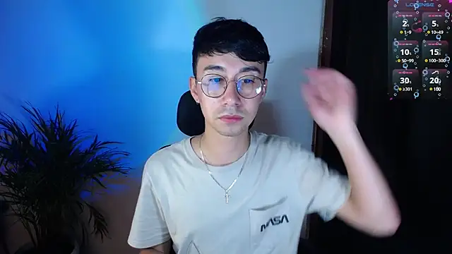 Snapshot of cameron_cum chatting on January 11, 10:07 pm cameron cum online show from January 11, 10:07 pm