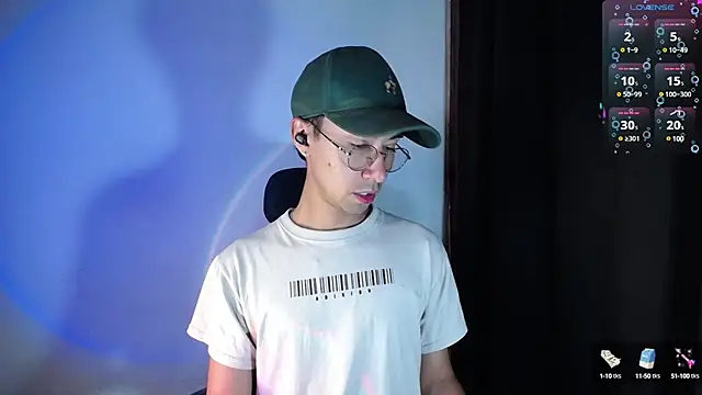 Snapshot of cameron_cum chatting on January 24, 9:47 pm cameron cum online show from January 24, 9:47 pm