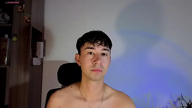 Snapshot of cameron_cum chatting on October 22, 11:10 am cameron cum online show from October 22, 11:10 am