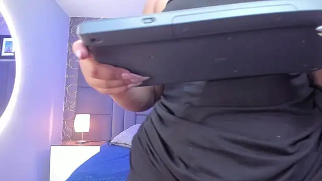 samyriverss online show from March 22, 3:20 am