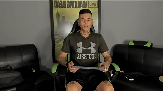 Snapshot of jamesinked_ chatting on December 21, 3:36 am jamesinked  online show from December 21, 3:36 am