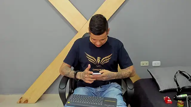 Snapshot of jamesinked_ chatting on December 24, 9:00 pm jamesinked  online show from December 24, 9:00 pm