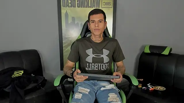 Snapshot of jamesinked_ chatting on February 11, 8:42 pm jamesinked  online show from February 11, 8:42 pm