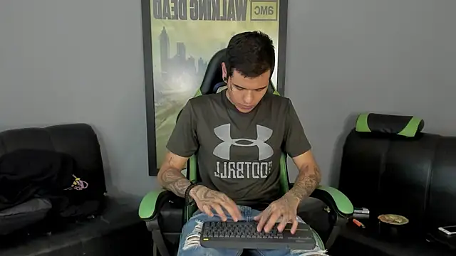 Snapshot of jamesinked_ chatting on February 12, 3:49 pm jamesinked  online show from February 12, 3:49 pm