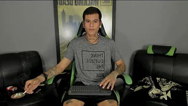 Snapshot of jamesinked_ chatting on February 25, 8:30 pm jamesinked  online show from February 25, 8:30 pm