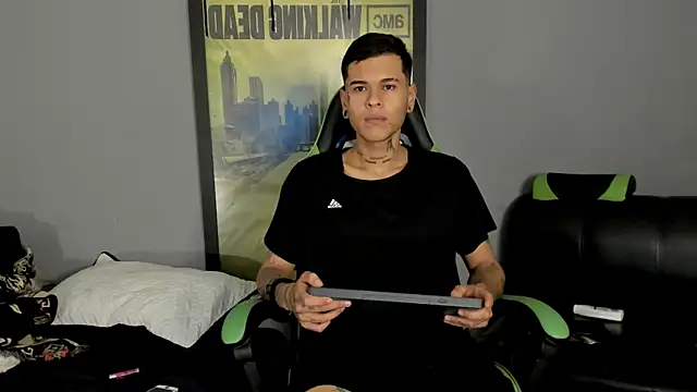 Snapshot of jamesinked_ chatting on March 12, 8:10 pm jamesinked  online show from March 12, 8:10 pm