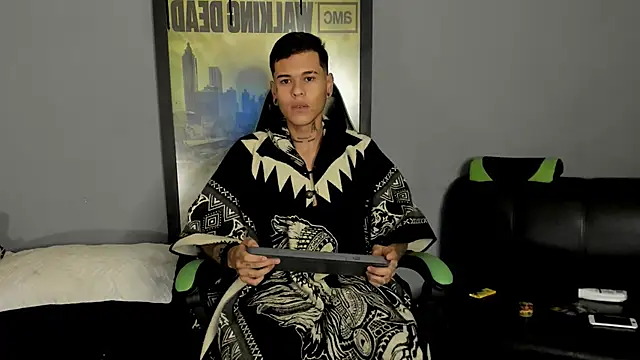 Snapshot of jamesinked_ chatting on March 13, 2:38 am jamesinked  online show from March 13, 2:38 am