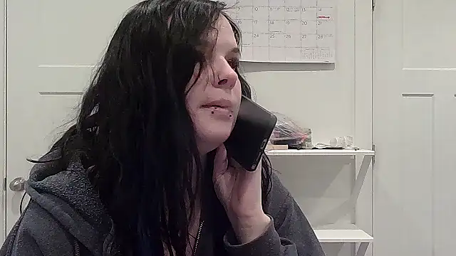 Snapshot of CherryWilde chatting on February 18, 4:47 pm CherryWilde online show from February 18, 4:47 pm