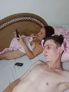 Snapshot of Milfvalesk chatting on January 4, 9:20 pm Milfvalesk online show from January 4, 9:20 pm