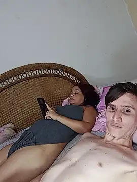 Snapshot of Milfvalesk chatting on February 9, 1:33 am Milfvalesk online show from February 9, 1:33 am