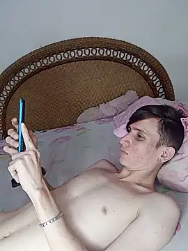 Snapshot of Milfvalesk chatting on February 19, 5:16 pm Milfvalesk online show from February 19, 5:16 pm