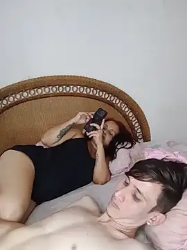 Snapshot of Milfvalesk chatting on February 25, 11:33 pm Milfvalesk online show from February 25, 11:33 pm