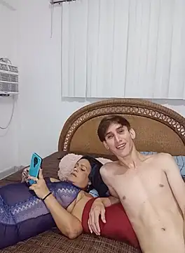 Snapshot of Milfvalesk chatting on October 13, 8:53 pm Milfvalesk online show from October 13, 8:53 pm