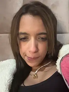 Snapshot of Melody_Ds chatting on December 17, 4:01 am Melody Ds online show from December 17, 4:01 am