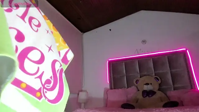 Snapshot of Melody_Ds chatting on January 3, 11:44 pm Melody Ds online show from January 3, 11:44 pm