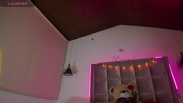 Snapshot of Melody_Ds chatting on February 11, 1:10 am Melody Ds online show from February 11, 1:10 am