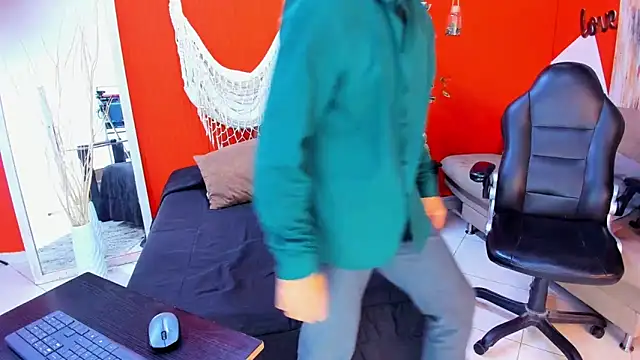 aslyhernandez 7 online show from April 21, 9:59 am