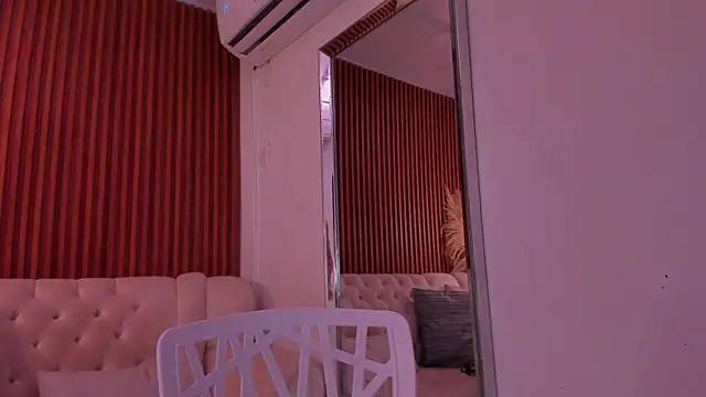 RosarioCruzz online show from April 19, 4:17 pm